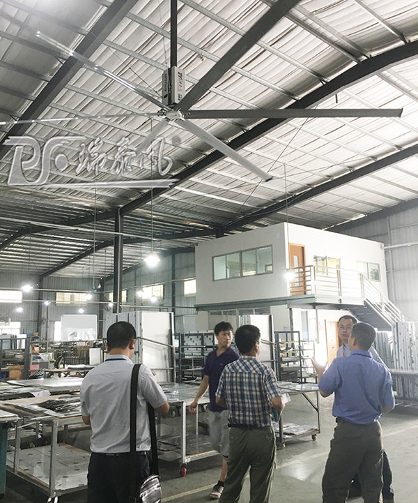 電器廠(chǎng)車(chē)間工業(yè)大風(fēng)扇安裝