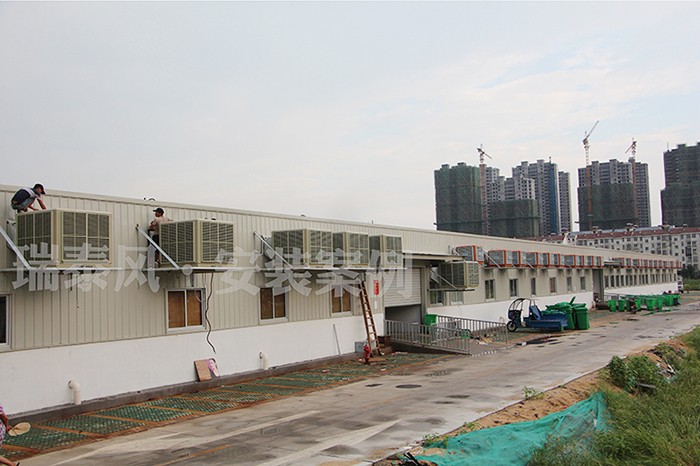 菜市場(chǎng)該如何通風(fēng)降溫呢？瑞泰風(fēng)環(huán)保空調(diào)為居民買菜送清涼