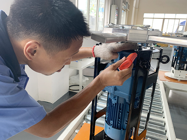 電機(jī)減速機(jī)安裝現(xiàn)場