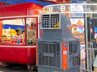 移動冷風(fēng)機(jī)在北京奧林匹克公園為旅客們通風(fēng)降溫消暑